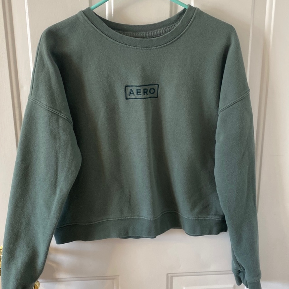women’s olive green crewneck sweatshirt